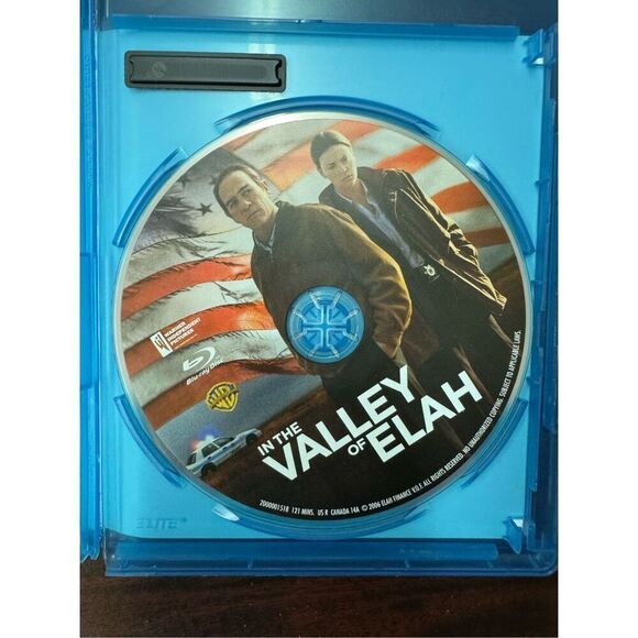 In The Valley of Elah Blu-Ray Movie - Picture 3 of 4